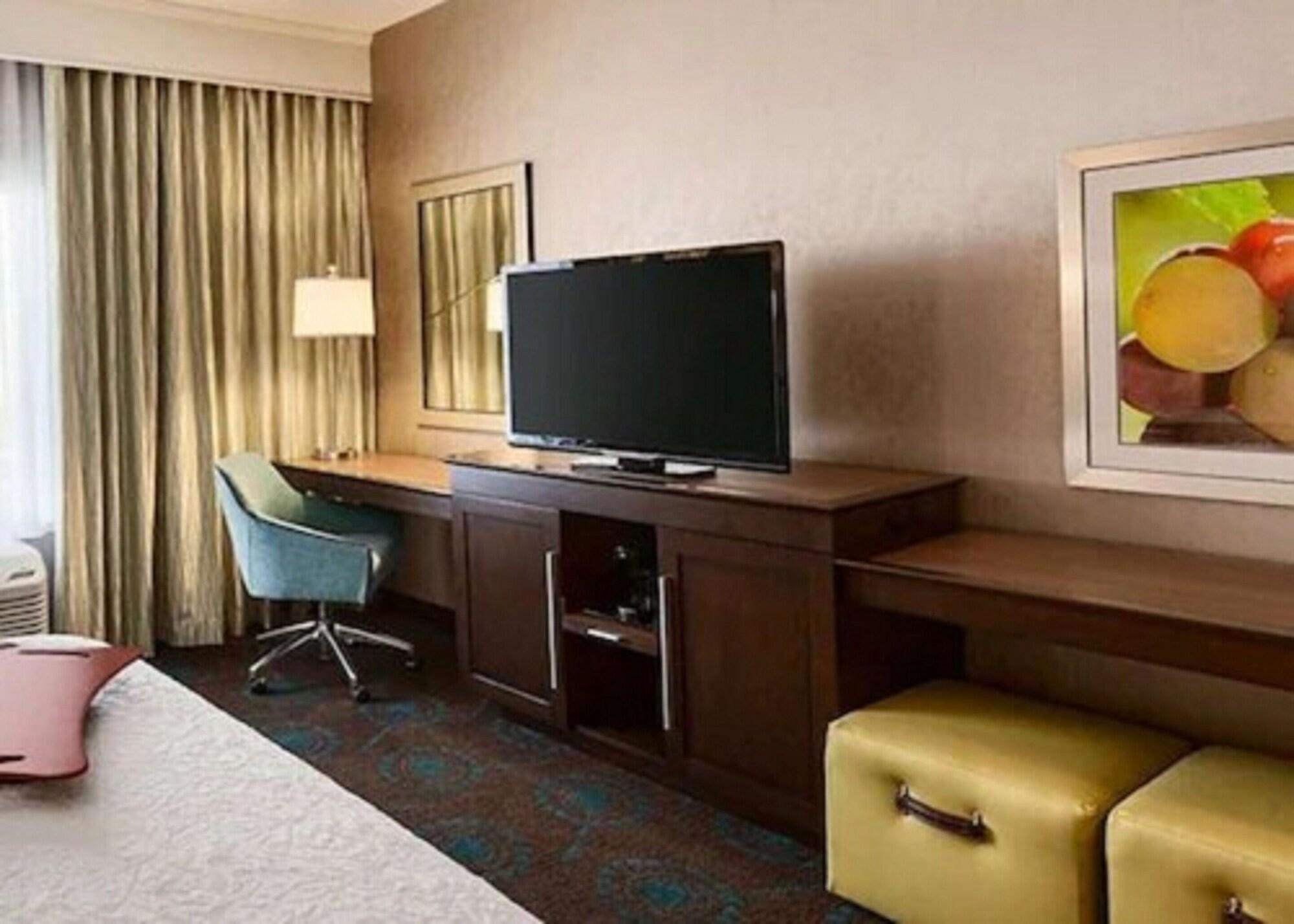 Hampton Inn & Suites Portland/Hillsboro-Evergreen Park Extérieur photo