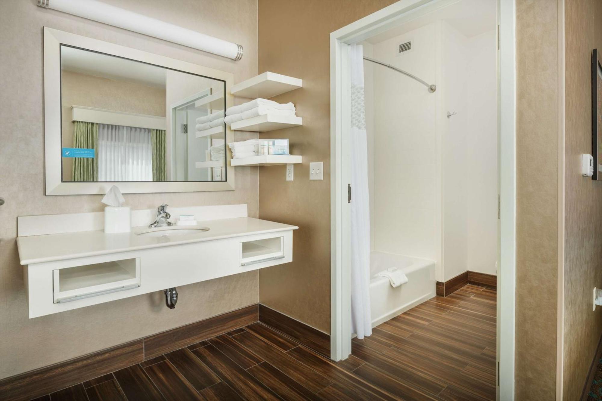 Hampton Inn & Suites Portland/Hillsboro-Evergreen Park Extérieur photo