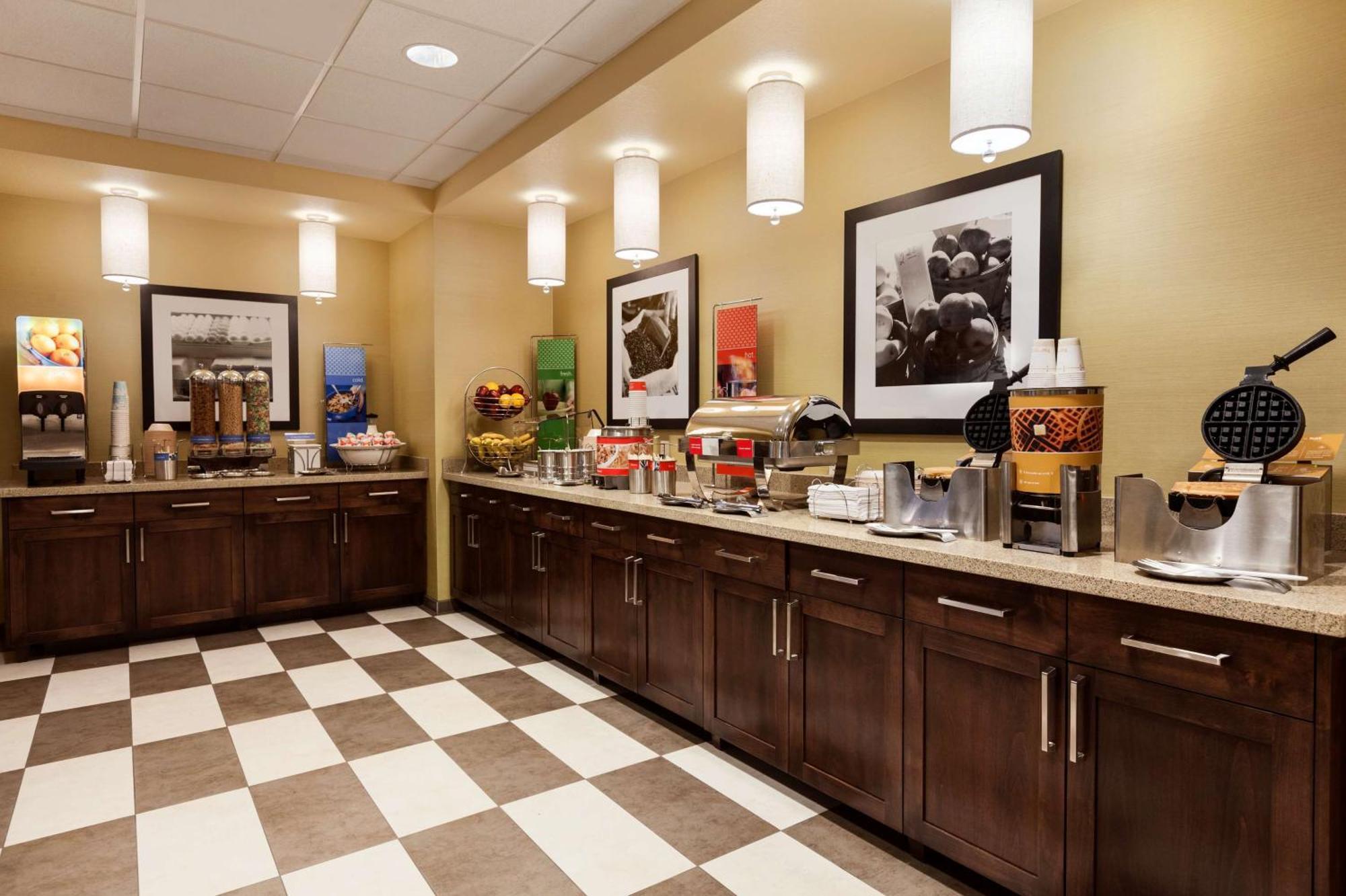 Hampton Inn & Suites Portland/Hillsboro-Evergreen Park Extérieur photo